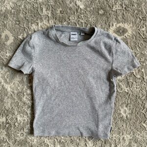 TNA Aritzia Heather Gray Short Sleeve Top Ribbed Cropped Baby Tee